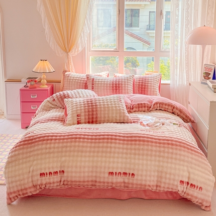 91家纺网 家纺一手货源 找家纺 （总）斯卡诺家纺 2025新款小清新加厚高克重牛奶绒泡泡四件套网红直播爆款