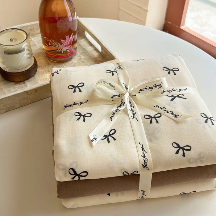 91家纺网 家纺一手货源 找家纺 一比一家纺 2025新款全棉母婴级抗菌有氧全棉双层纱亲肤全棉小清新印花三件套四件套 蝴蝶可颂-黑