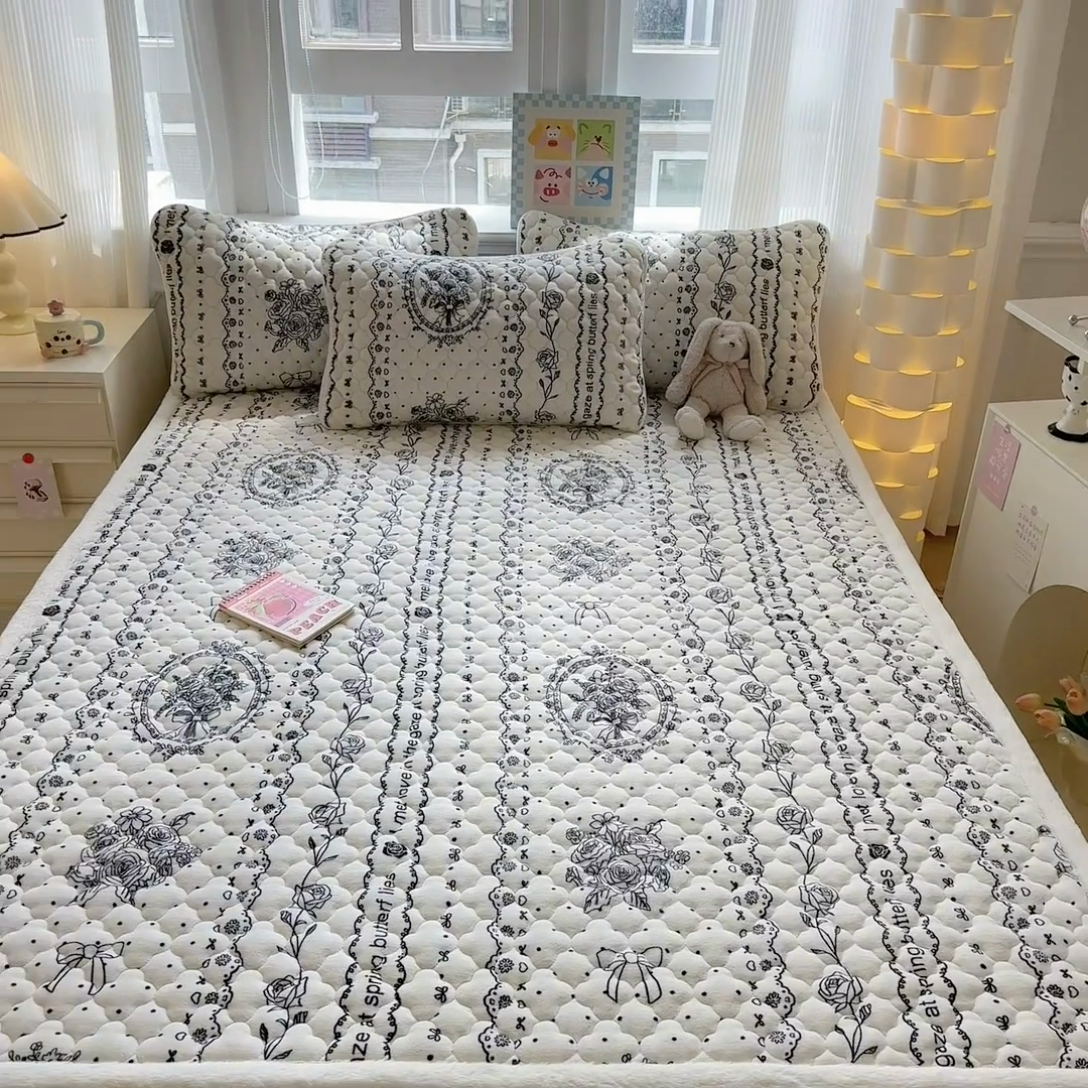 91家纺网 家纺一手货源 找家纺 慕尚家纺 2025牛奶绒床盖床褥被套三件套四件套 床垫-摩登花园