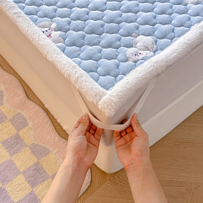 91家纺网 家纺一手货源 找家纺 慕尚家纺 2025牛奶绒床盖床褥被套三件套四件套 床垫-宝贝熊仔