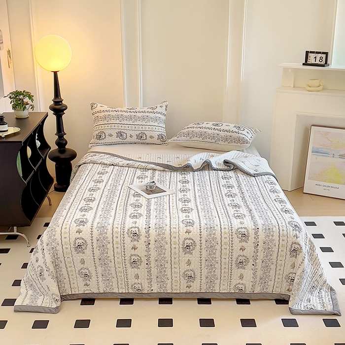 91家纺网 家纺一手货源 找家纺 美梦家纺 2024新款牛奶绒简单款夹棉床盖三件套 漫生活