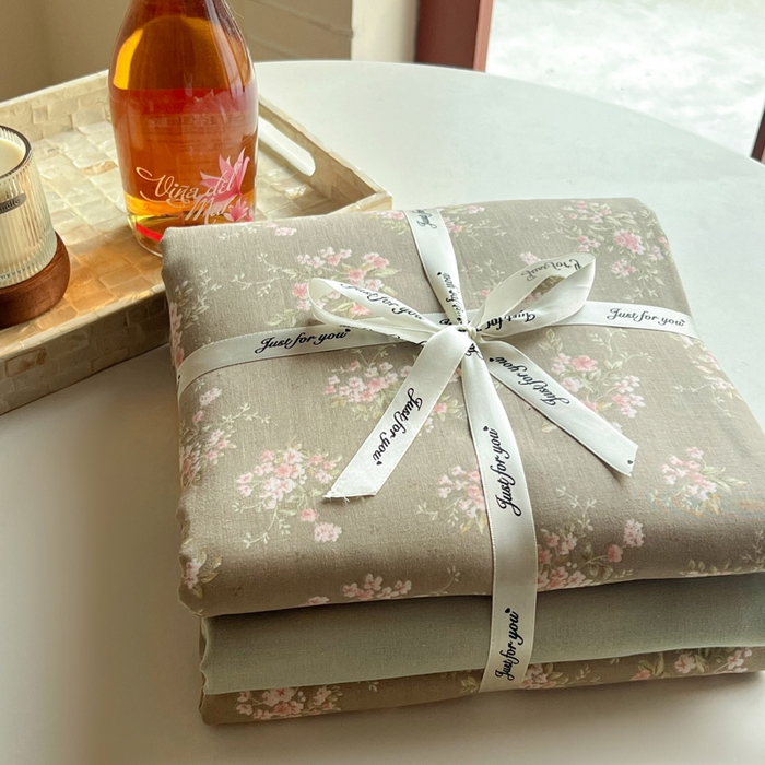 91家纺网 家纺一手货源 找家纺 一比一家纺 2025新款全棉母婴级抗菌有氧全棉双层纱亲肤全棉小清新印花三件套四件套 曼城旧事