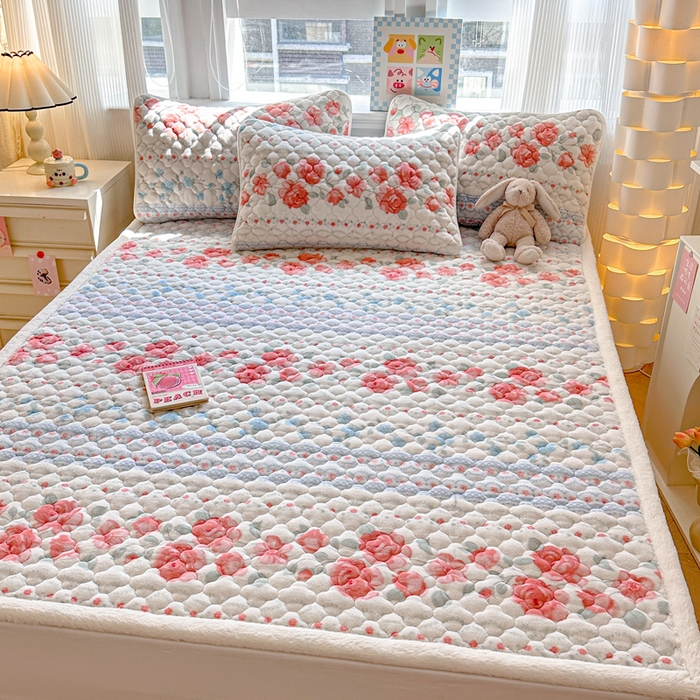 91家纺网 家纺一手货源 找家纺 慕尚家纺 2025牛奶绒床盖床褥被套三件套四件套 床垫-花美