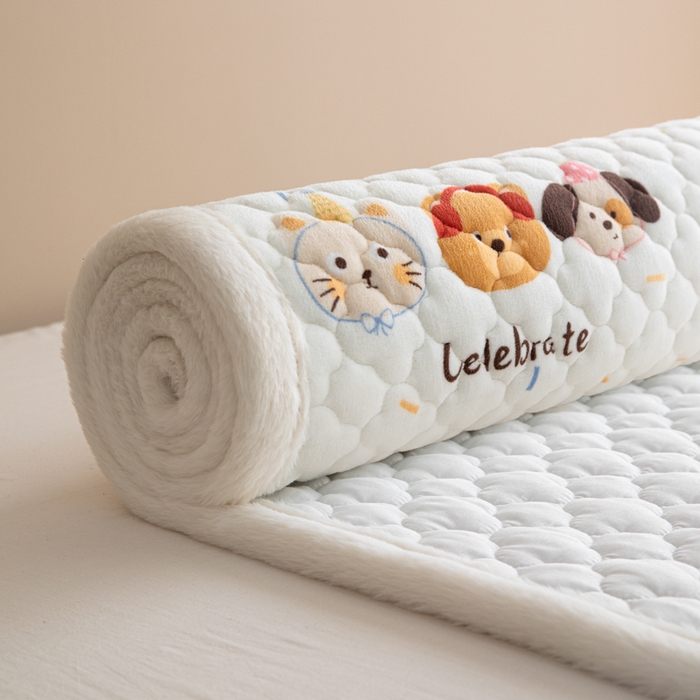 91家纺网 家纺一手货源 找家纺 慕尚家纺 2025牛奶绒床盖床褥被套三件套四件套 床垫-快乐乐园