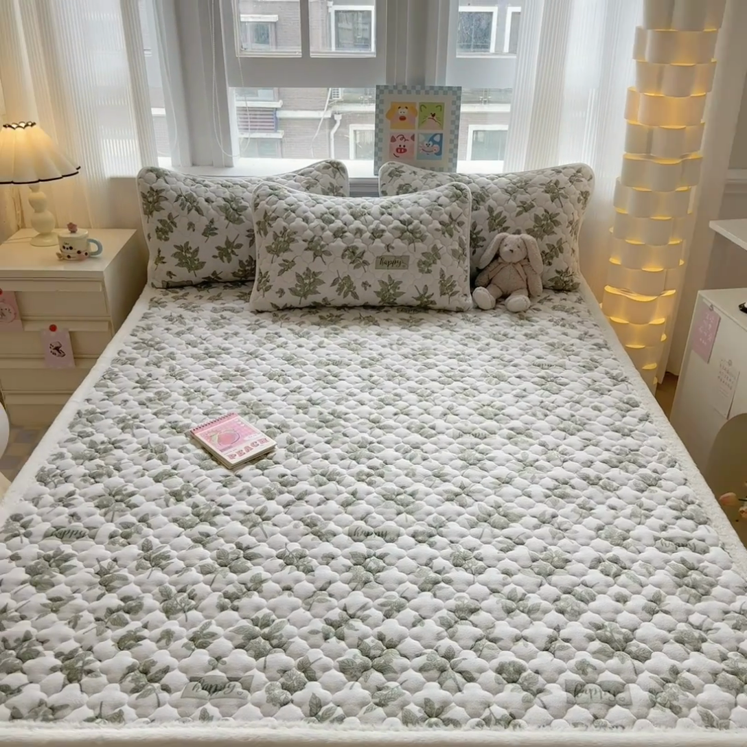 91家纺网 家纺一手货源 找家纺 慕尚家纺 2025牛奶绒床盖床褥被套三件套四件套 床垫-冬暖