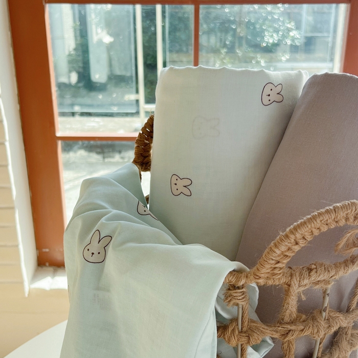 91家纺网 家纺一手货源 找家纺 一比一家纺 2026新款全棉母婴级抗菌有氧全棉双层纱亲肤全棉小清新印花三件套四件套 彼得兔