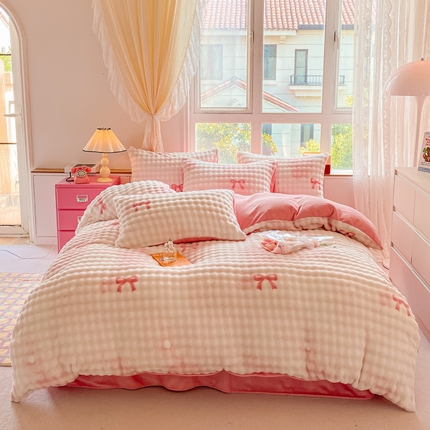 91家纺网 家纺一手货源 找家纺 （总）斯卡诺家纺 2025新款小清新加厚高克重牛奶绒泡泡四件套网红直播爆款