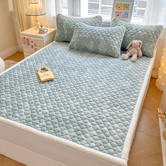 91家纺网 家纺一手货源 找家纺 慕尚家纺 2025牛奶绒床盖床褥被套三件套四件套 床垫-生态叶