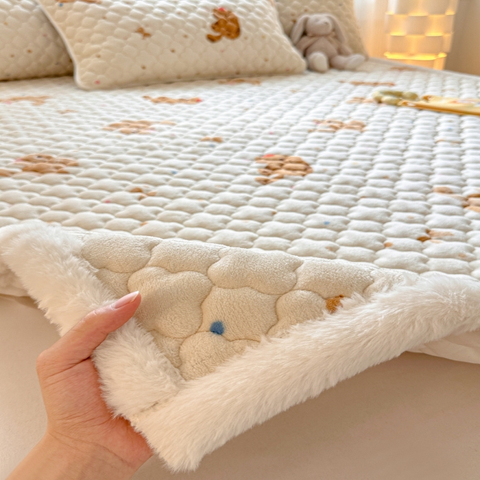 91家纺网 家纺一手货源 找家纺 慕尚家纺 2025牛奶绒床盖床褥被套三件套四件套 床垫-奇妙猫