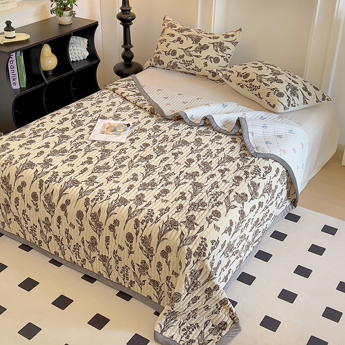 91家纺网 家纺一手货源 找家纺 美梦家纺 2024新款牛奶绒简单款夹棉床盖四件套 艾瑞灰