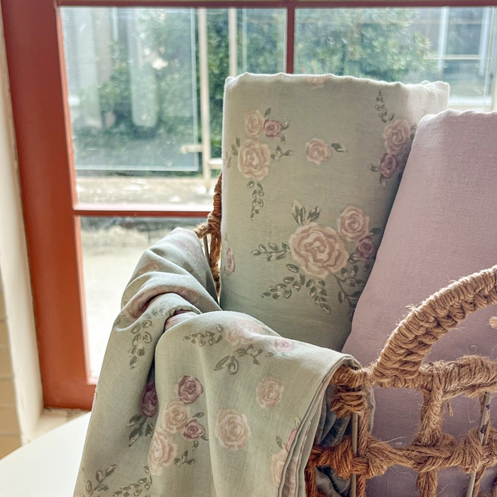 91家纺网 家纺一手货源 找家纺 一比一家纺 2025新款全棉母婴级抗菌有氧全棉双层纱亲肤全棉小清新印花三件套四件套 木槿-紫