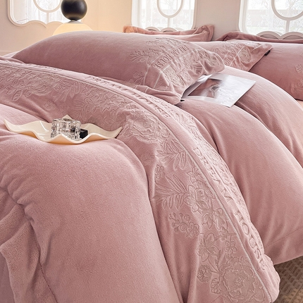  2024秋冬九斤重轻奢高端加厚保暖牛奶绒四件套刺绣宝宝绒爆款床单被套床笠款床上用品-花迹 蜜豆红