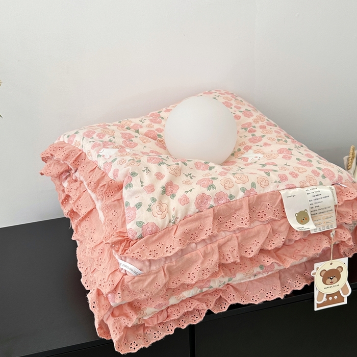 91家纺网 家纺一手货源 找家纺 佰织鑫家居 2024新款全棉法式花边懒人豆豆被 爱情故事