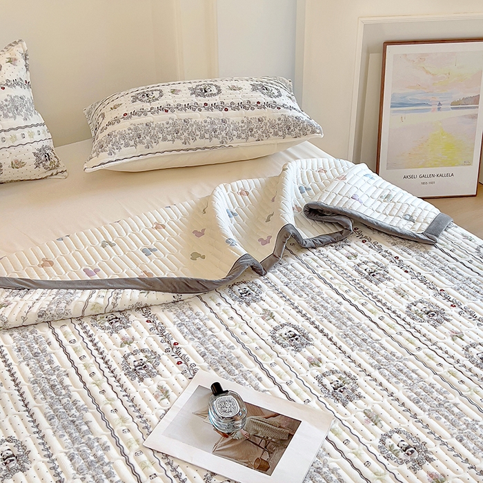 91家纺网 家纺一手货源 找家纺 美梦家纺 2024新款牛奶绒简单款夹棉床盖四件套 漫生活