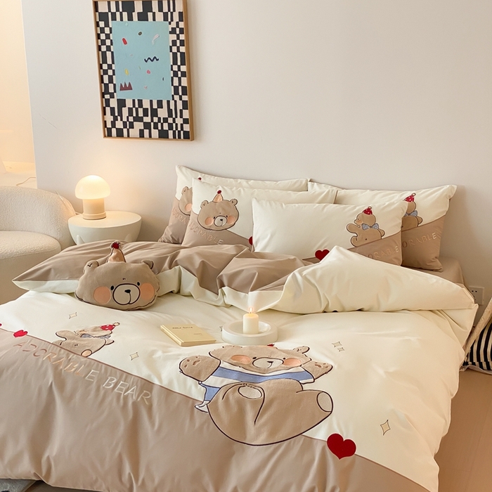 91家纺网 家纺一手货源 找家纺 朗莎家纺 2024新款卡通系列磨毛五件套 贝贝熊