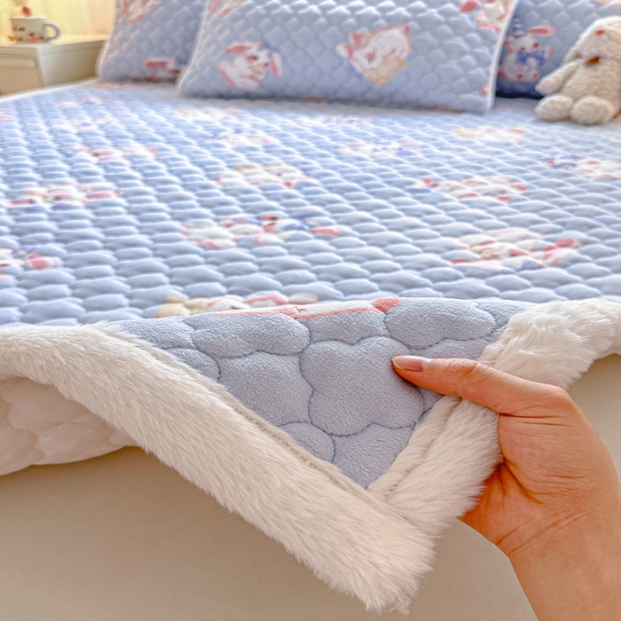 91家纺网 家纺一手货源 找家纺 慕尚家纺 2025牛奶绒床盖床褥被套三件套四件套 床垫-醒醒兔