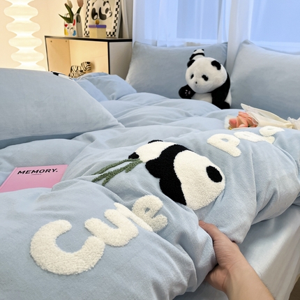 91家纺网 家纺一手货源 找家纺 （总）葡萄家 2024新款卡通牛奶绒毛巾绣可爱熊猫保暖四件套提供买家秀,萌宝牛奶绒-粉,萌宝牛奶绒-黄,萌宝牛奶绒-灰,萌宝牛奶绒-咖,萌宝牛奶绒-蓝,萌宝牛奶绒-绿,萌宝牛奶绒-紫