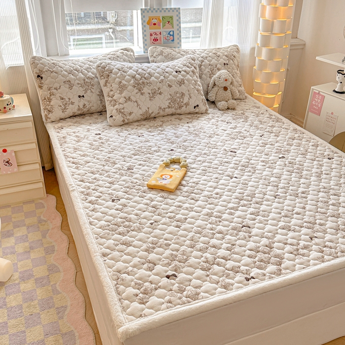 91家纺网 家纺一手货源 找家纺 慕尚家纺 2025牛奶绒床盖床褥被套三件套四件套 床垫-丽娜