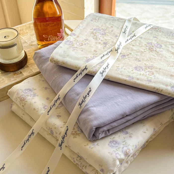 91家纺网 家纺一手货源 找家纺 一比一家纺 2025新款全棉母婴级抗菌有氧全棉双层纱亲肤全棉小清新印花三件套四件套 薄雾玫瑰