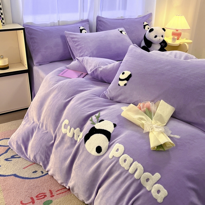 91家纺网 家纺一手货源 找家纺 葡萄家 2024新款卡通牛奶绒毛巾绣可爱熊猫保暖四件套提供买家秀 萌宝牛奶绒-紫