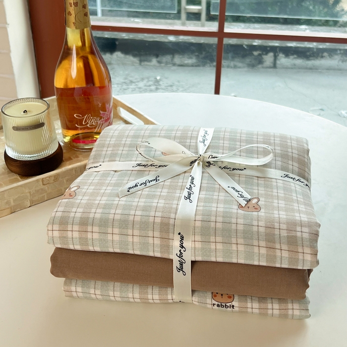 91家纺网 家纺一手货源 找家纺 一比一家纺 2025新款全棉母婴级抗菌有氧全棉双层纱亲肤全棉小清新印花三件套四件套 极简主义