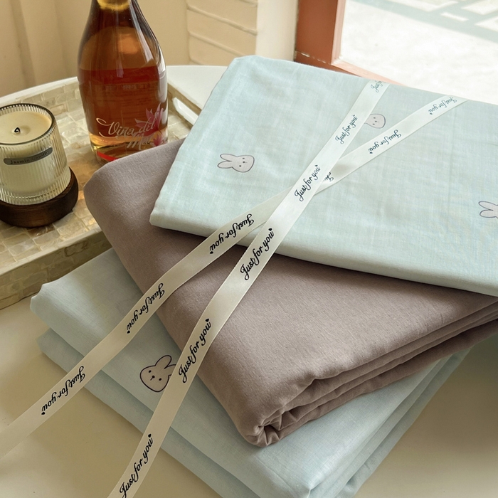 91家纺网 家纺一手货源 找家纺 一比一家纺 2026新款全棉母婴级抗菌有氧全棉双层纱亲肤全棉小清新印花三件套四件套 彼得兔