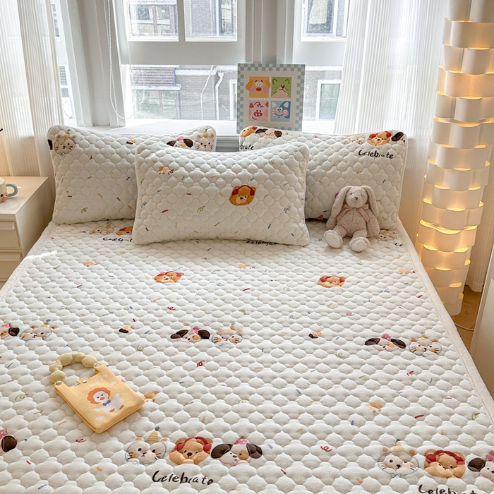 91家纺网 家纺一手货源 找家纺 慕尚家纺 2025牛奶绒床盖床褥被套三件套四件套 床垫-快乐乐园