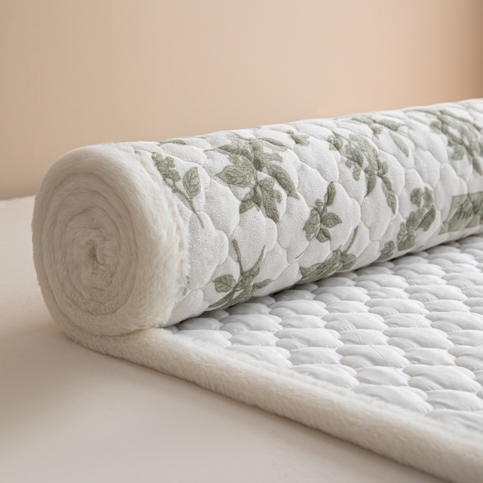 91家纺网 家纺一手货源 找家纺 慕尚家纺 2025牛奶绒床盖床褥被套三件套四件套 床垫-冬暖