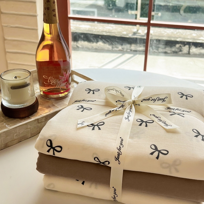 91家纺网 家纺一手货源 找家纺 一比一家纺 2025新款全棉母婴级抗菌有氧全棉双层纱亲肤全棉小清新印花三件套四件套 蝴蝶可颂-黑