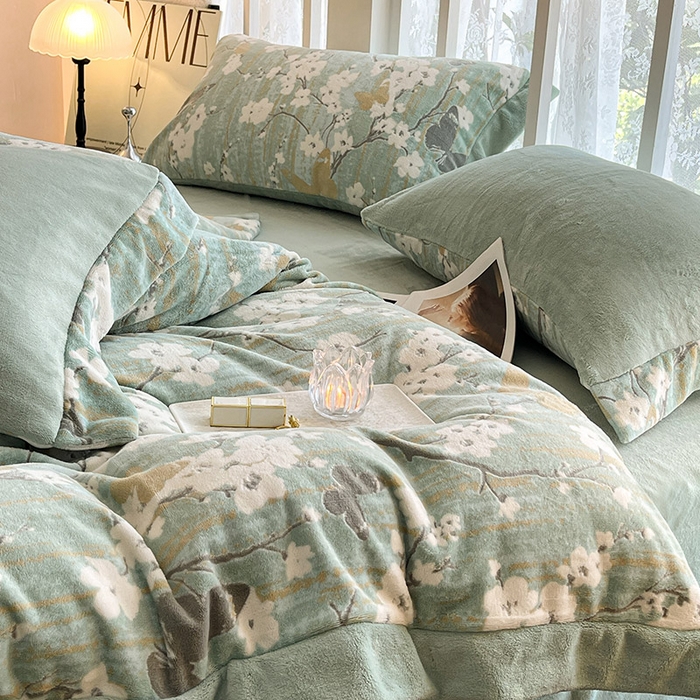 91家纺网 家纺一手货源 找家纺 （总）  秋冬9斤重加厚保暖牛奶绒四件套刺绣数码宝宝绒被套床单床笠床上用品