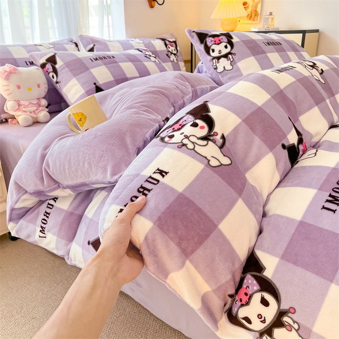 91家纺网 家纺一手货源 找家纺 星座家纺 2025新款三丽鸥小版牛奶绒四件套 格子库洛米