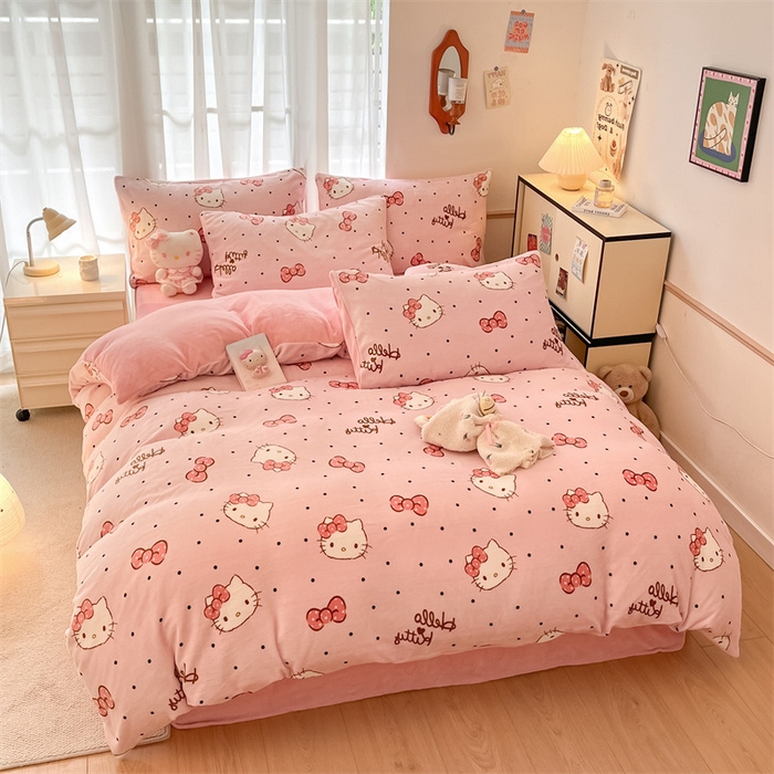 91家纺网 家纺一手货源 找家纺 星座家纺 2025新款三丽鸥小版牛奶绒四件套 蝴蝶结KT猫粉