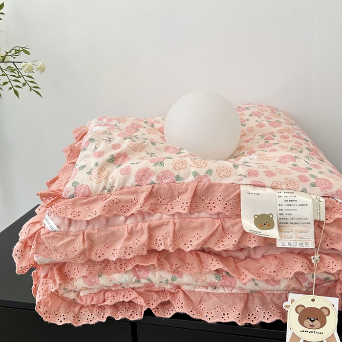 91家纺网 家纺一手货源 找家纺 佰织鑫家居 2024新款全棉法式花边懒人豆豆被 爱情故事