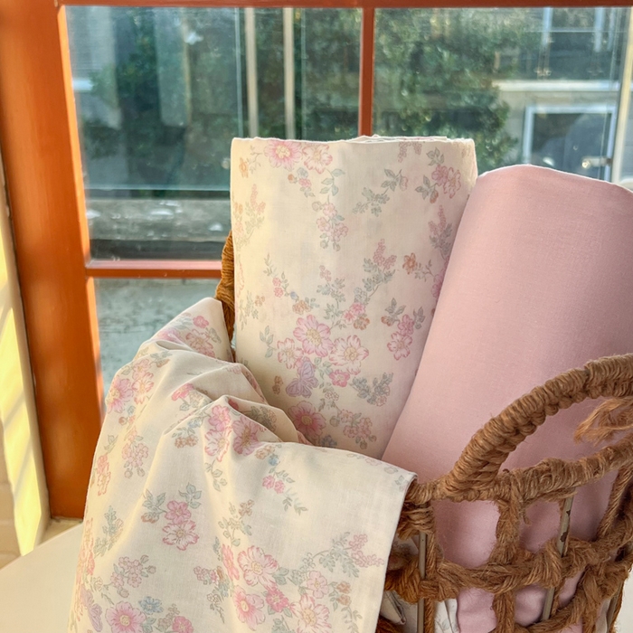 91家纺网 家纺一手货源 找家纺 一比一家纺 2025新款全棉母婴级抗菌有氧全棉双层纱亲肤全棉小清新印花三件套四件套 罗拉小姐