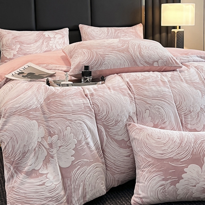 91家纺网 家纺一手货源 找家纺 玉海棠家纺 2024新款5D立体雕花绒四件套 祥云豆沙