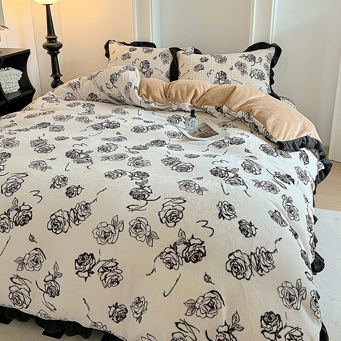 91家纺网 家纺一手货源 找家纺 （总）美梦家纺 2024新款牛奶绒花边款夹棉床盖三件套