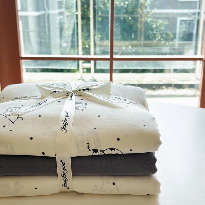 91家纺网 家纺一手货源 找家纺 一比一家纺 2025新款全棉母婴级抗菌有氧全棉双层纱亲肤全棉小清新印花三件套四件套 幻想猫