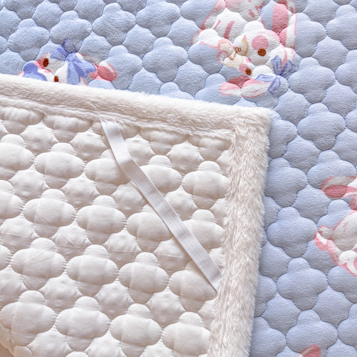 91家纺网 家纺一手货源 找家纺 慕尚家纺 2025牛奶绒床盖床褥被套三件套四件套 床垫-醒醒兔