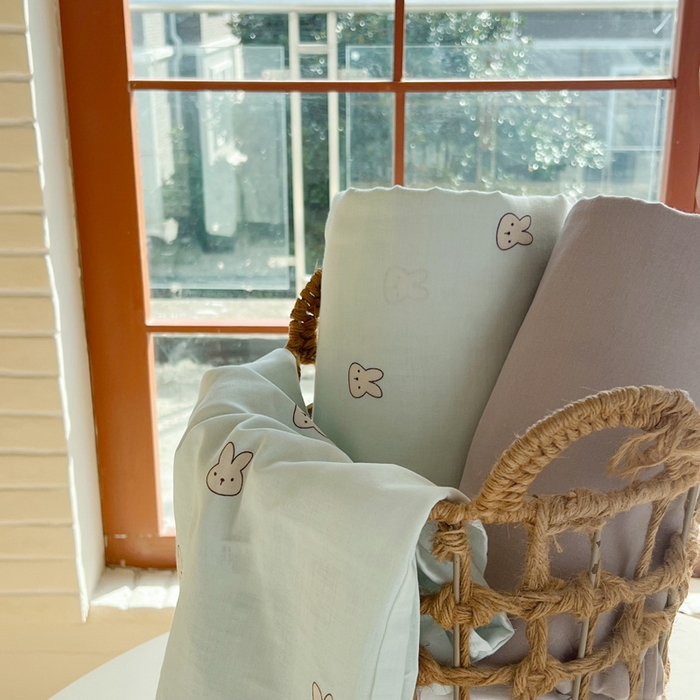 91家纺网 家纺一手货源 找家纺 一比一家纺 2026新款全棉母婴级抗菌有氧全棉双层纱亲肤全棉小清新印花三件套四件套 彼得兔