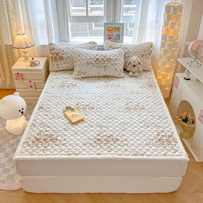 91家纺网 家纺一手货源 找家纺 慕尚家纺 2025牛奶绒床盖床褥被套三件套四件套 床垫-花园兔