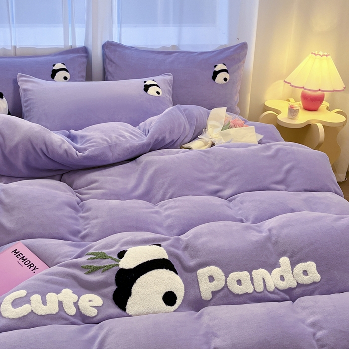 91家纺网 家纺一手货源 找家纺 葡萄家 2024新款卡通牛奶绒毛巾绣可爱熊猫保暖四件套提供买家秀 萌宝牛奶绒-紫