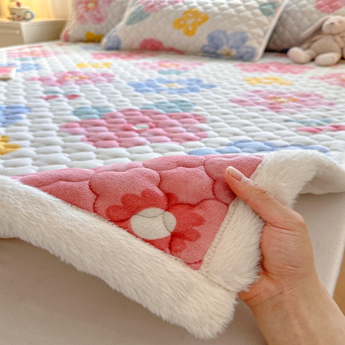 91家纺网 家纺一手货源 找家纺 慕尚家纺 2025牛奶绒床盖床褥被套三件套四件套 床垫-菲娜