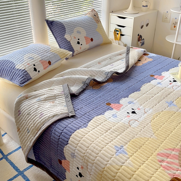 91家纺网 家纺一手货源 找家纺 美梦家纺 2024新款牛奶绒简单款夹棉床盖四件套 萌宝