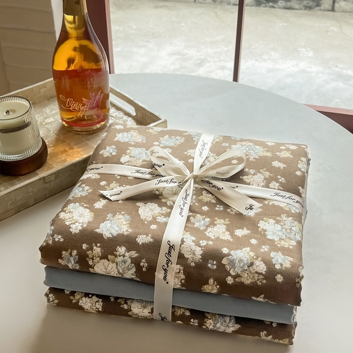 91家纺网 家纺一手货源 找家纺 一比一家纺 2026新款全棉母婴级抗菌有氧全棉双层纱亲肤全棉小清新印花三件套四件套 海盐拿铁