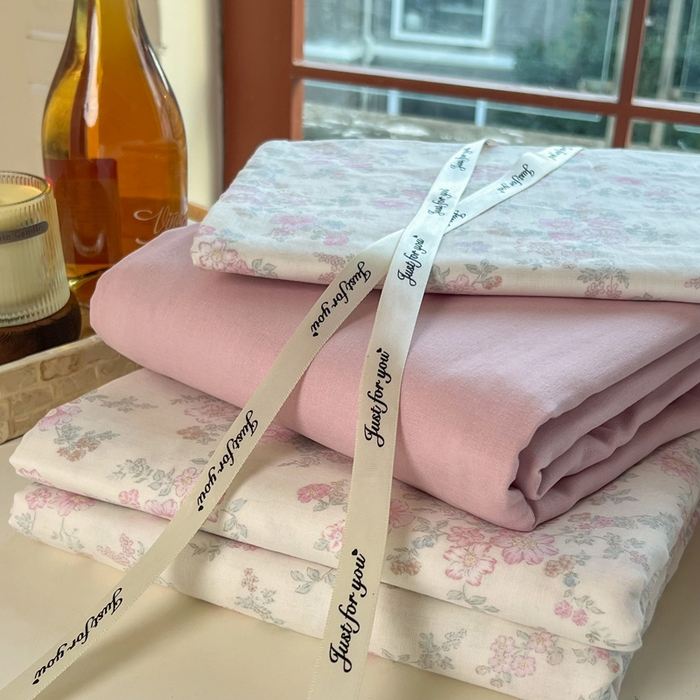 91家纺网 家纺一手货源 找家纺 一比一家纺 2025新款全棉母婴级抗菌有氧全棉双层纱亲肤全棉小清新印花三件套四件套 罗拉小姐