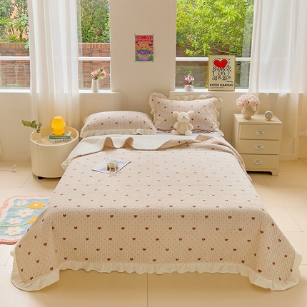 91家纺网 家纺一手货源 找家纺 漫时光 2025新款加厚爱心牛奶绒花边床盖 波点-咖