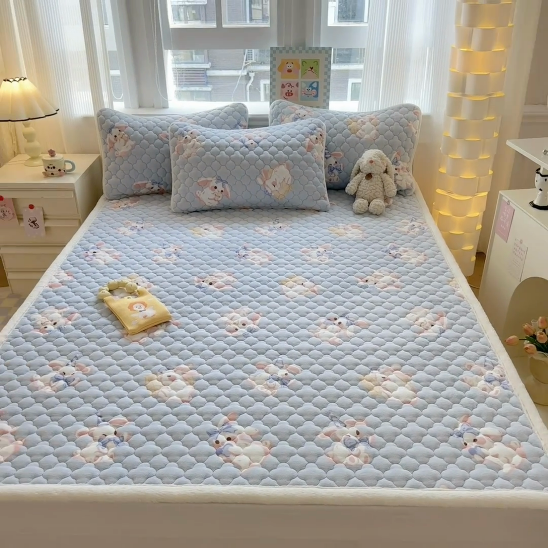 91家纺网 家纺一手货源 找家纺 慕尚家纺 2025牛奶绒床盖床褥被套三件套四件套 床垫-醒醒兔