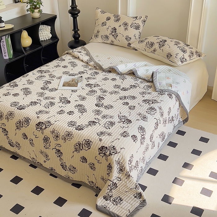 91家纺网 家纺一手货源 找家纺 美梦家纺 2024新款牛奶绒简单款夹棉床盖三件套 米雅