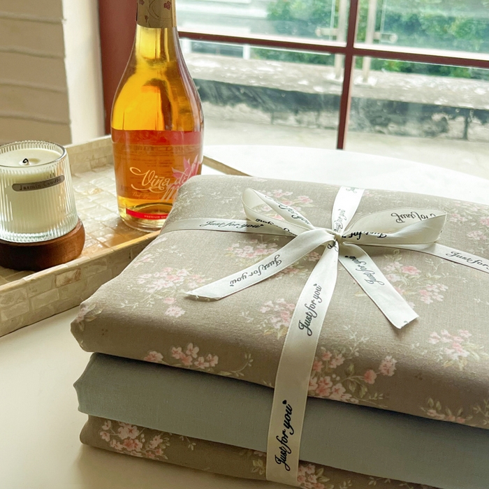 91家纺网 家纺一手货源 找家纺 一比一家纺 2025新款全棉母婴级抗菌有氧全棉双层纱亲肤全棉小清新印花三件套四件套 曼城旧事