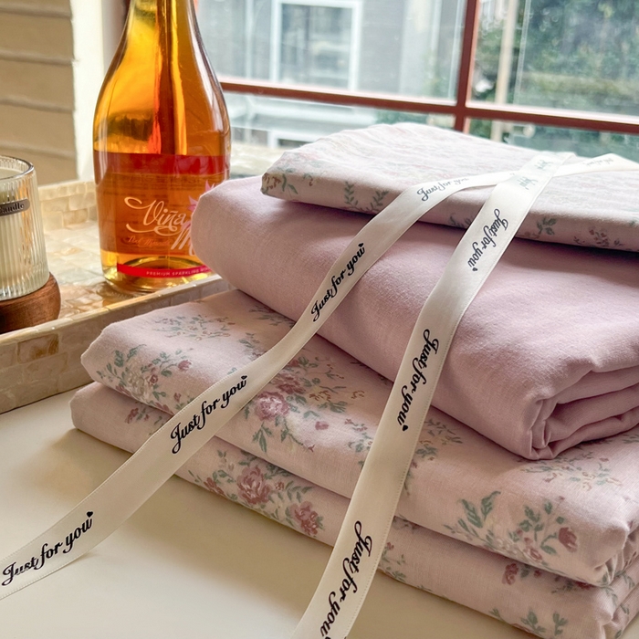 91家纺网 家纺一手货源 找家纺 一比一家纺 2025新款全棉母婴级抗菌有氧全棉双层纱亲肤全棉小清新印花三件套四件套 丽莎